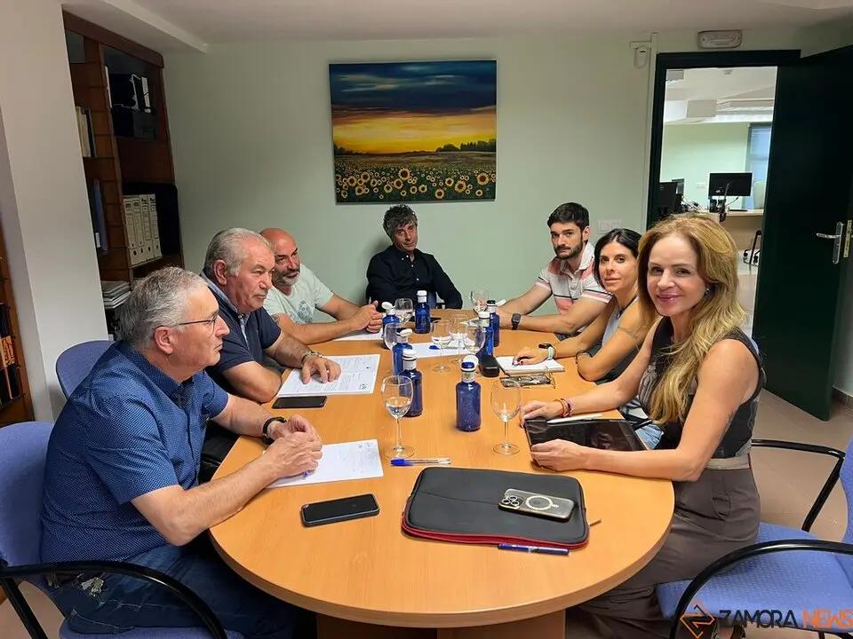 Silvia Clemente y Chabela de la Torre, de Nueve CyL, se reúnen con representantes de la alianza UPA-COAG