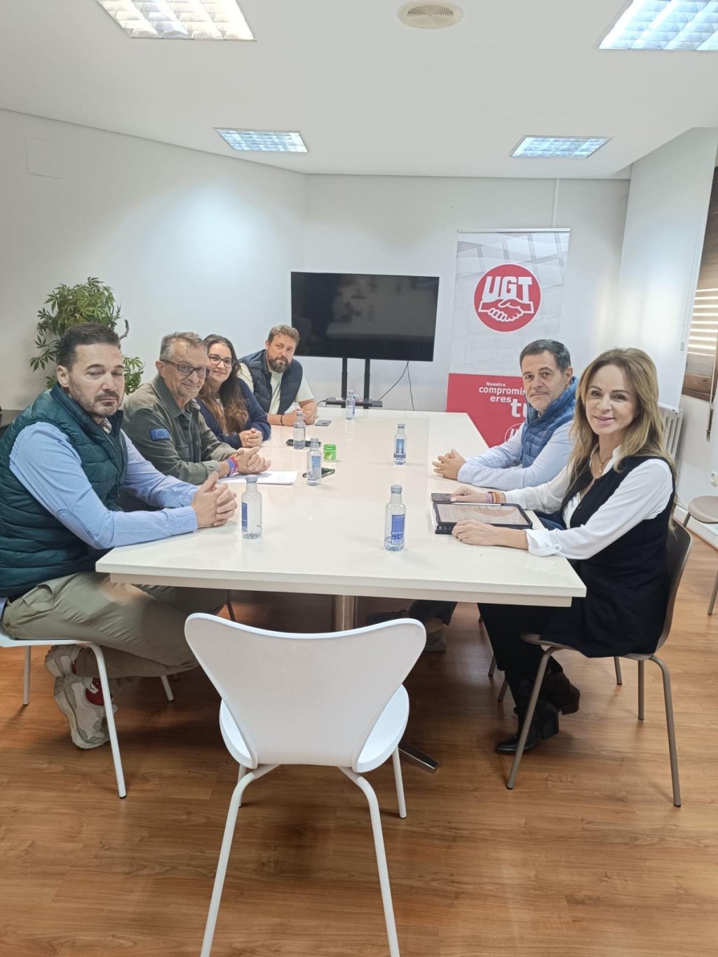 Nueve CyL se reúne con UGT y CSIF en León para buscar una solución a la crisis del operativo de incendios&nbsp;forestales